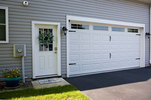 24/7 Emergency Garage Door Panel Replacement experts in Bailey County County, TX